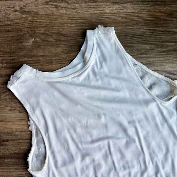 A New Day Sheer Cream Sleeveless 3D Floral Appliqué Top Blouse Size S - Picture 10 of 11